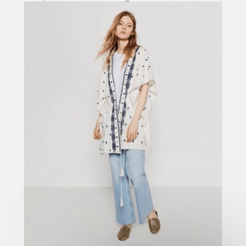 Zara Ivory Kimono with Navy Detailing